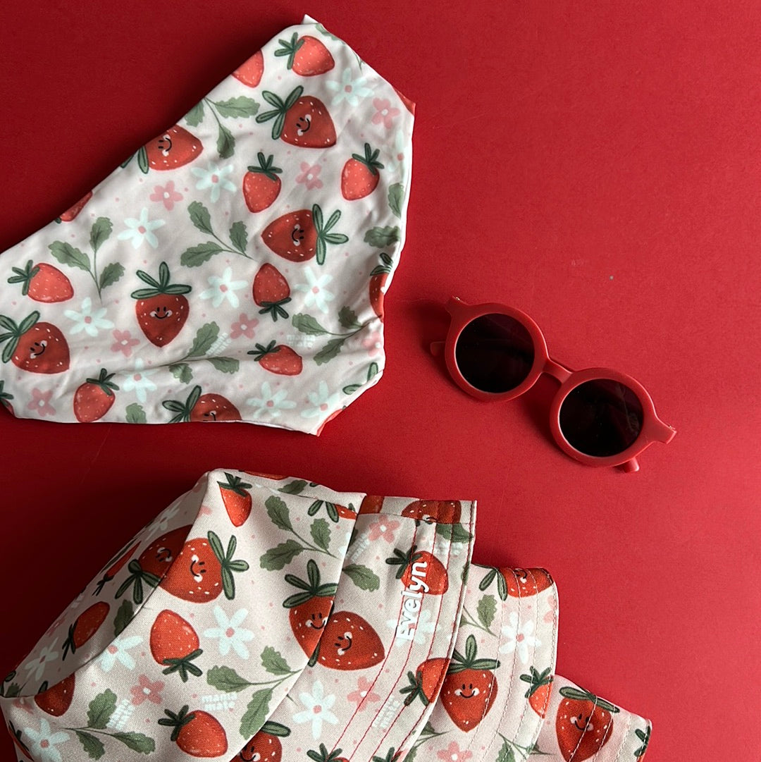 Double-faced strawberry hat - bucket hat strawberries