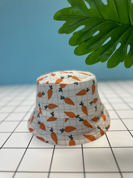 Double-faced carrot bucket hat 